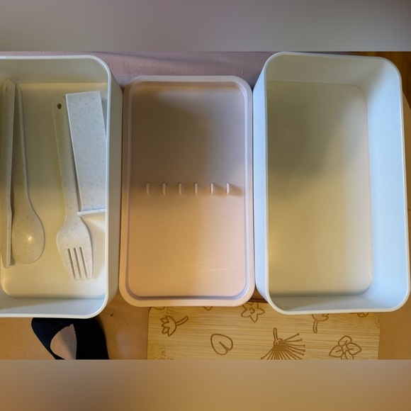 Stacked Lunch Box with Hawaiian flower design and comes with Black Strap - Picture 2 of 3